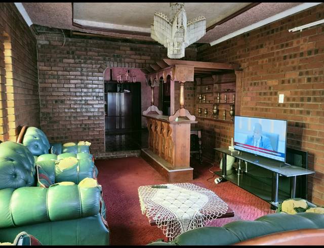 3 BEDROOM FREESTANDING FOR SALE IN KWAGUQA